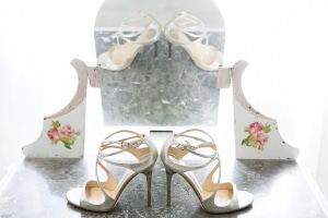 photographe mariage à marseille, photo des préparatifs, chaussures mariée