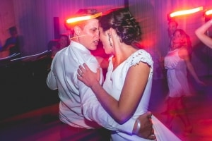 photographe de mariage, photos lors de la soirée de mariage à saint rémy de provence